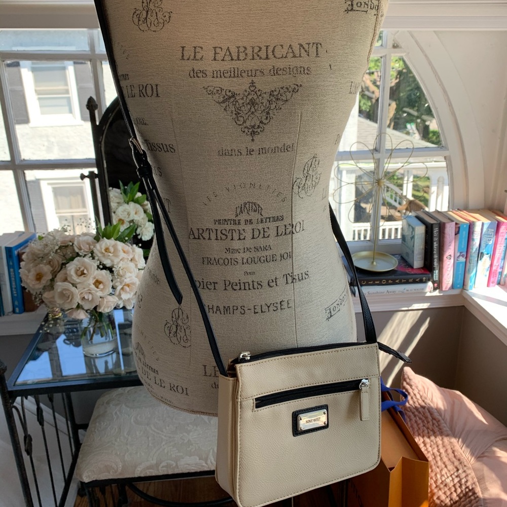 Nine west white leather Crossbody bag